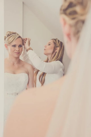 Brautstyling Düsseldorf, Brautstyling · Make-up Meerbusch, Kontaktbild