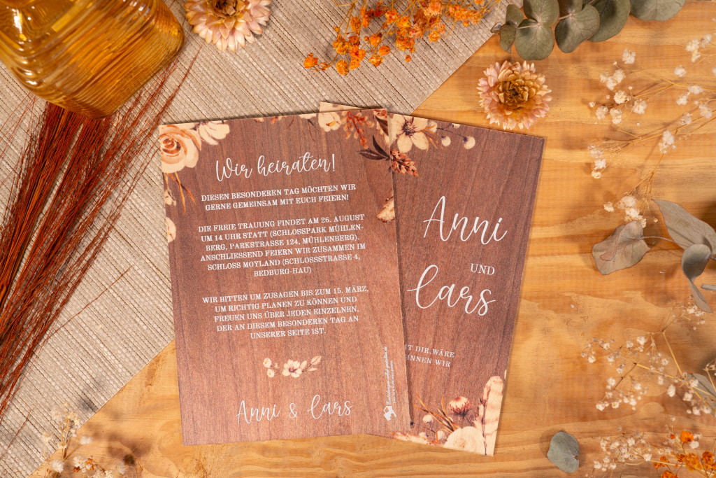 Hochzeitseinladungen aus Holz
